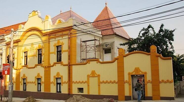 Stucco and plaster restoration on historic exterior by Lazar Stucco — project 2