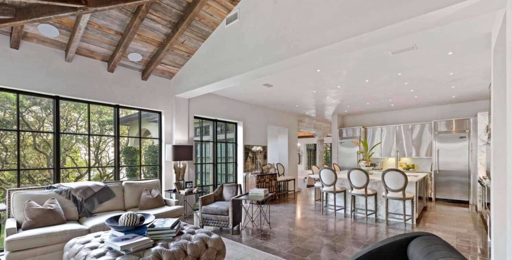 Interior plaster and Venetian finish work by Lazar Stucco — project 1
